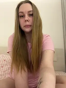 Snapshot of Marylallka5 chatting on May 1, 2026, 8:36 pm Marylallka5 online show from May 1, 2026, 8:36 pm