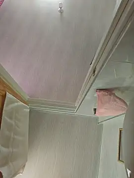 valery mora online show from November 21, 2025, 6:18 pm