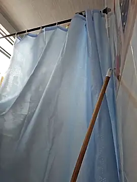 valery mora online show from September 22, 2025, 3:40 pm