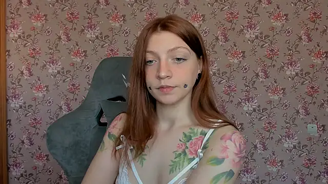 Lolly Haze online show from June 19, 2026, 4:18 am