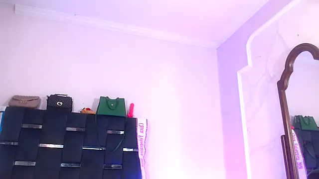 sexy-luna-star-ts online show from October 15, 2025, 2:47 pm