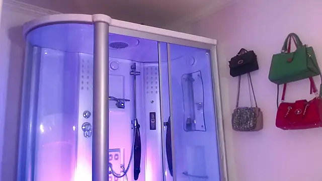 sexy-luna-star-ts online show from November 5, 2025, 8:01 pm