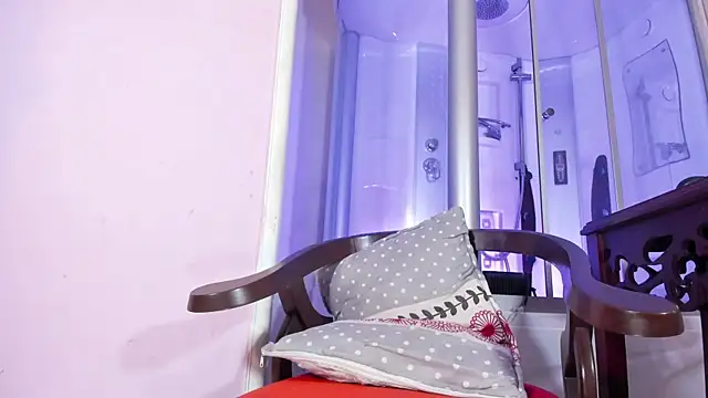 sexy-luna-star-ts online show from December 3, 2025, 6:29 pm