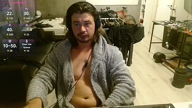 DanishStarF online show from September 13, 2025, 2:33 am