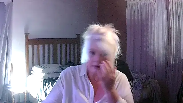 Miahotmilf online show from January 10, 2026, 8:15 pm