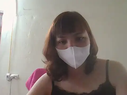 Angela-Eira online show from May 3, 2026, 7:24 am