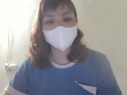 Angela-Eira online show from May 5, 2026, 8:23 pm
