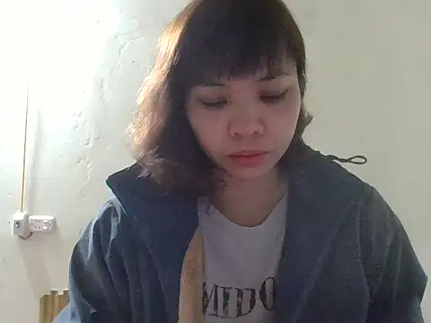 Angela-Eira online show from December 17, 2025, 8:58 pm