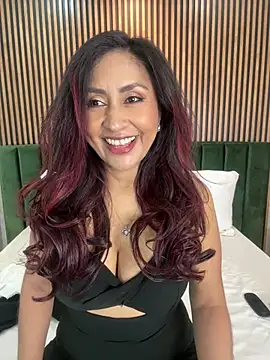 Snapshot of MonicaMoret chatting on March 19, 2026, 12:49 pm MonicaMoret online show from March 19, 2026, 12:49 pm