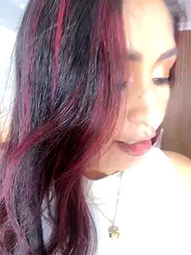 MonicaMoret online show from October 4, 2025, 12:28 pm