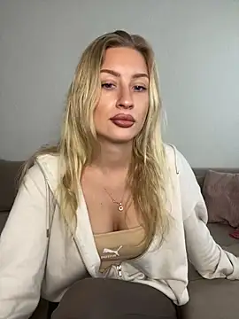 belle98 online show from November 26, 2025, 1:22 pm