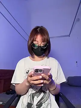 Snapshot of Baby_Claraa chatting on March 12, 2026, 5:13 am Baby Claraa online show from March 12, 2026, 5:13 am