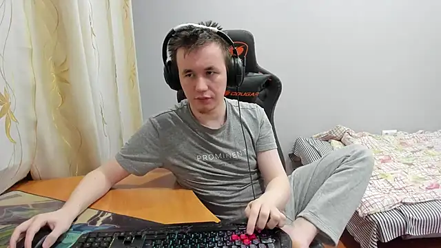 iliaskrislove online show from November 25, 2025, 2:39 pm