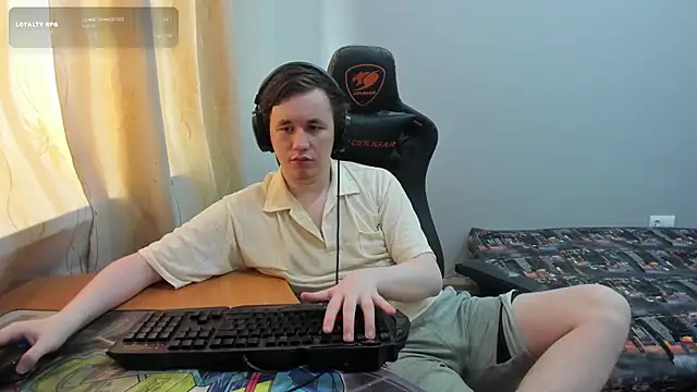 iliaskrislove online show from July 27, 2026, 12:12 pm