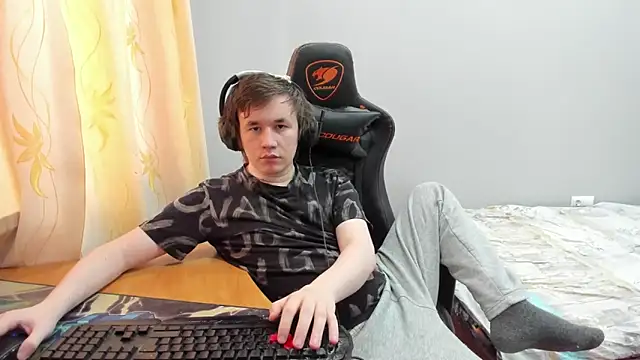 Snapshot of iliaskrislove chatting on March 17, 2026, 1:36 pm iliaskrislove online show from March 17, 2026, 1:36 pm