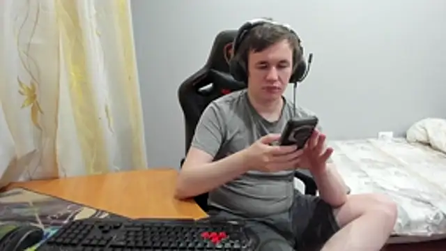 Snapshot of iliaskrislove chatting on February 10, 2026, 4:17 pm iliaskrislove online show from February 10, 2026, 4:17 pm