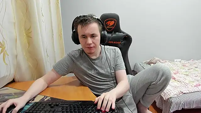 iliaskrislove online show from November 26, 2025, 2:44 am