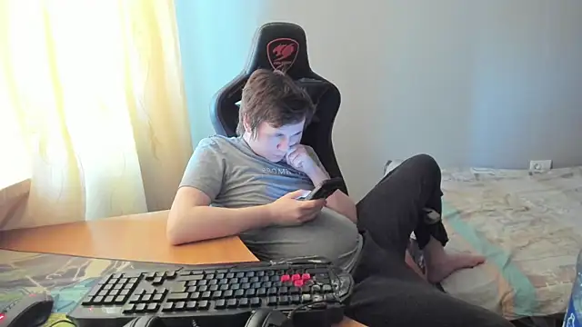 Snapshot of iliaskrislove chatting on March 20, 2026, 4:24 am iliaskrislove online show from March 20, 2026, 4:24 am