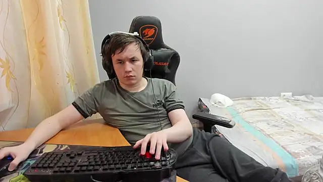 Snapshot of iliaskrislove chatting on March 8, 2026, 2:04 am iliaskrislove online show from March 8, 2026, 2:04 am