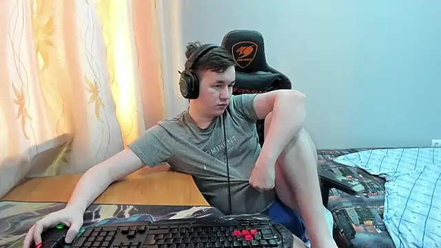 iliaskrislove online show from May 3, 2026, 1:11 am