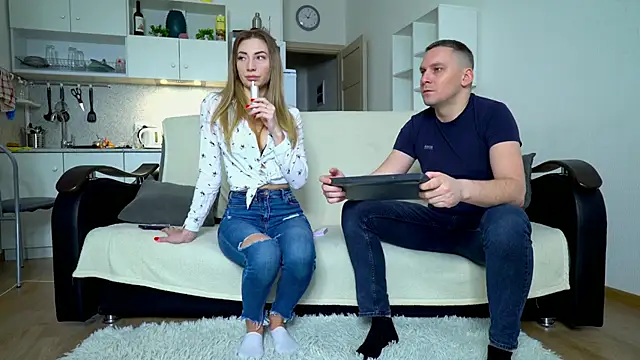 littlesweettifany online show from January 21, 2025, 11:03 am