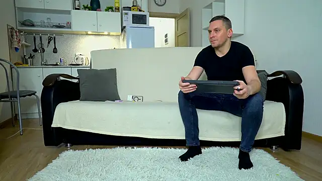 littlesweettifany online show from February 6, 2025, 3:41 pm