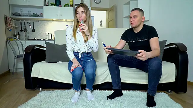 littlesweettifany online show from January 23, 2025, 11:58 am