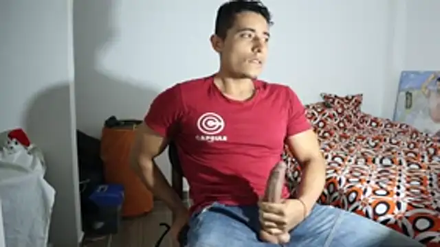 Snapshot of SeanToro chatting on December 17, 2025, 4:23 pm SeanToro online show from December 17, 2025, 4:23 pm