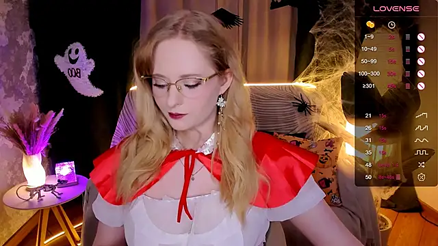 Aemilia  online show from October 24, 2025, 8:35 am