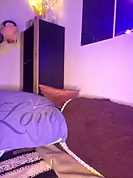 SpicyVicky online show from March 5, 2026, 5:37 am