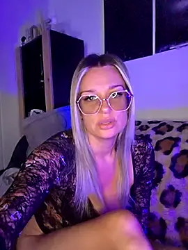 Snapshot of SpicyVicky chatting on March 27, 2026, 5:38 am SpicyVicky online show from March 27, 2026, 5:38 am