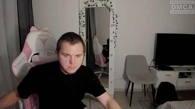 Snapshot of MashkaRay chatting on October 17, 2025, 6:53 pm MashkaRay online show from October 17, 2025, 6:53 pm