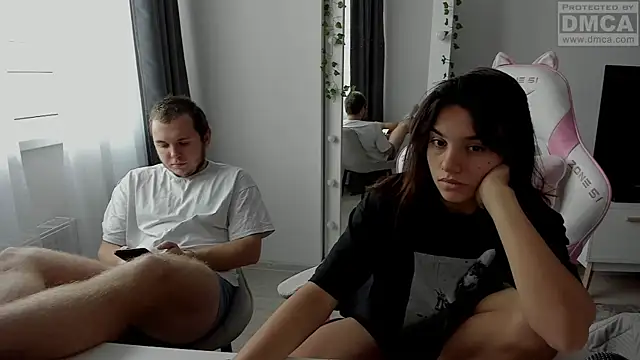 Snapshot of MashkaRay chatting on October 18, 2025, 9:22 am MashkaRay online show from October 18, 2025, 9:22 am