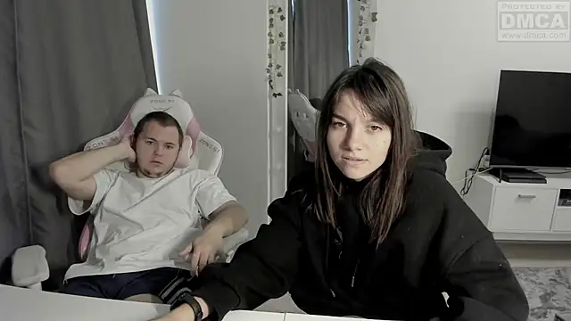 Snapshot of MashkaRay chatting on October 6, 2025, 8:59 am MashkaRay online show from October 6, 2025, 8:59 am