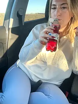 Rebeccaxxx online show from January 7, 2026, 11:37 am