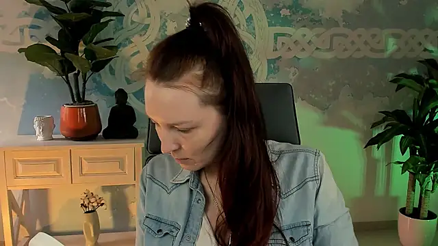 VandaRossi online show from September 22, 2025, 8:20 am