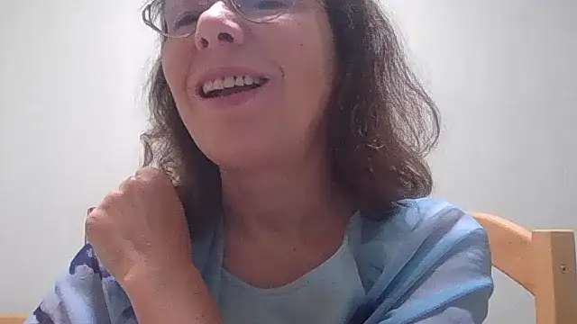 HollyJewel online show from October 8, 2025, 3:13 pm