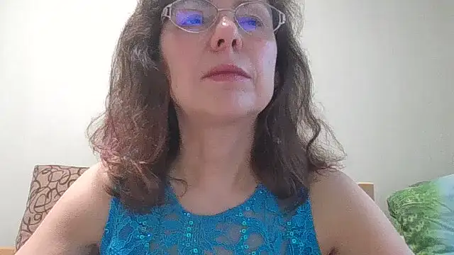 HollyJewel online show from June 19, 2026, 4:13 pm