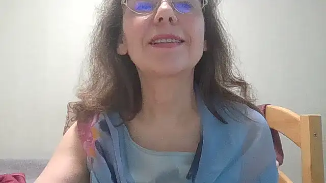 Snapshot of HollyJewel chatting on June 5, 2026, 4:56 pm HollyJewel online show from June 5, 2026, 4:56 pm