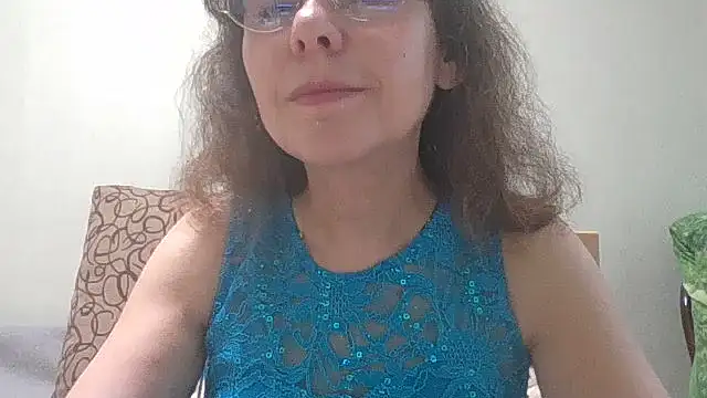 Snapshot of HollyJewel chatting on June 12, 2026, 3:54 pm HollyJewel online show from June 12, 2026, 3:54 pm