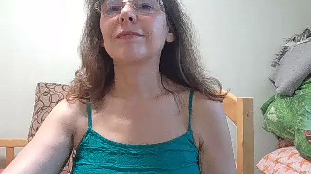 HollyJewel online show from July 15, 2026, 4:25 pm