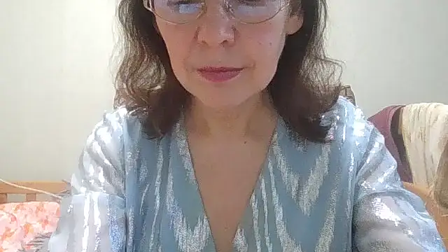 HollyJewel online show from April 28, 2026, 4:33 pm