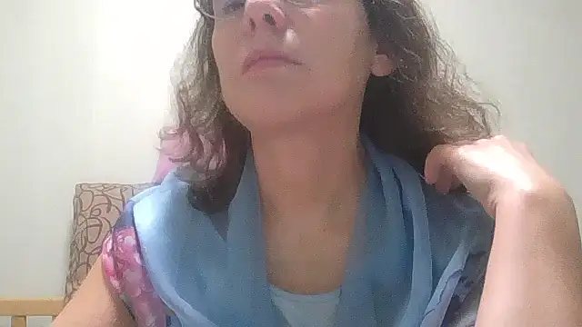 HollyJewel online show from November 26, 2025, 4:40 pm