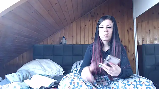 BoeseMoni1998 online show from October 18, 2025, 10:17 am