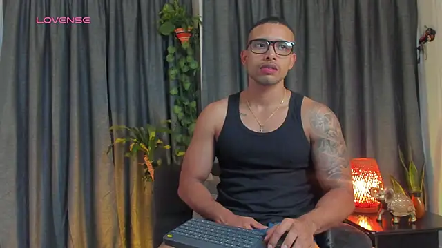 LincomAmith online show from September 18, 2025, 10:24 pm