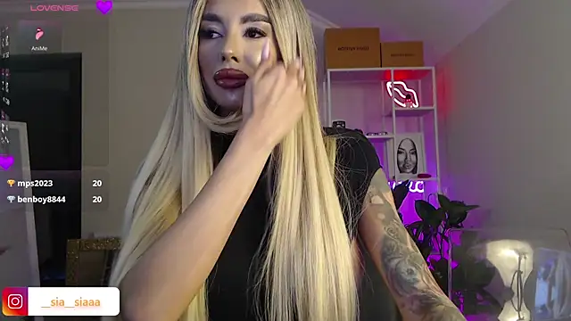 ArianaArianna online show from April 20, 2026, 5:36 pm