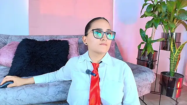 Jules n Gia online show from September 27, 2025, 8:59 pm