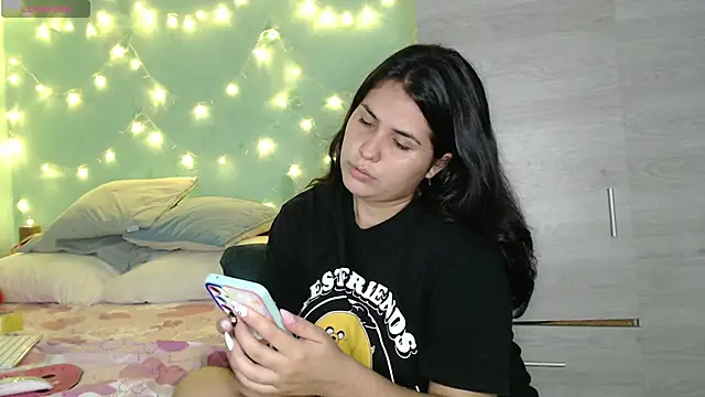 zaritagape21 online show from January 10, 2025, 2:04 am