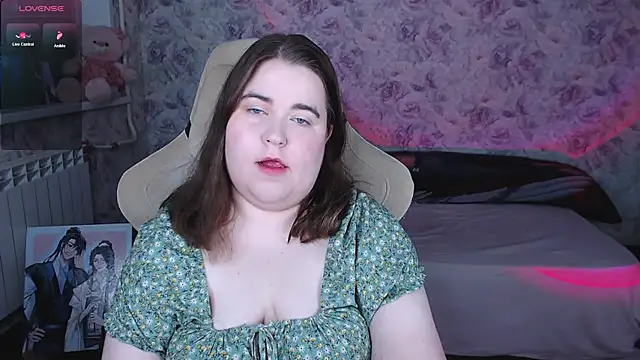 Estelle Hicks online show from June 24, 2026, 7:22 pm