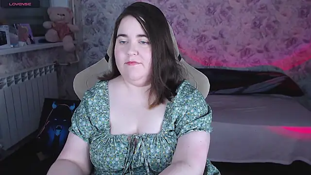 Estelle Hicks online show from April 29, 2026, 7:09 pm